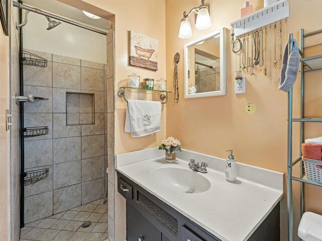 Photo of 605 W Lee Road