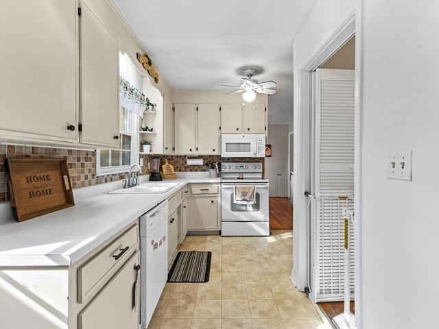 Photo of 605 W Lee Road