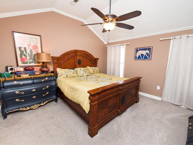 Photo of 423 Rexford Drive