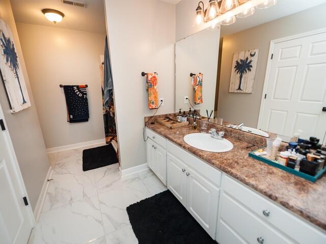 Photo of 423 Rexford Drive