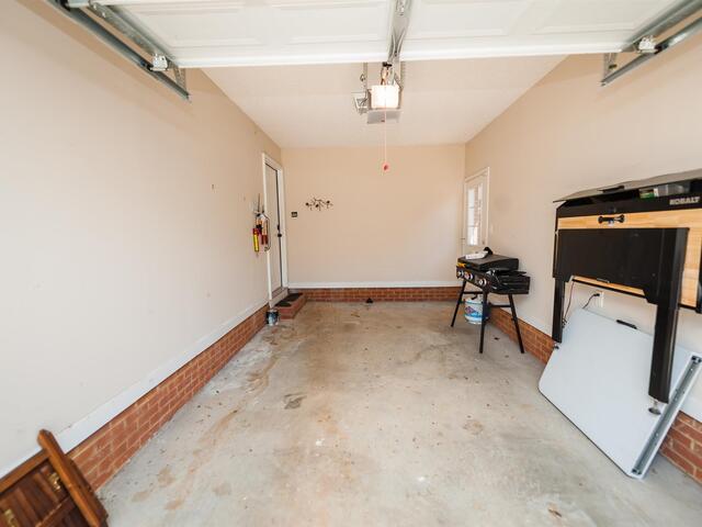 Photo of 423 Rexford Drive