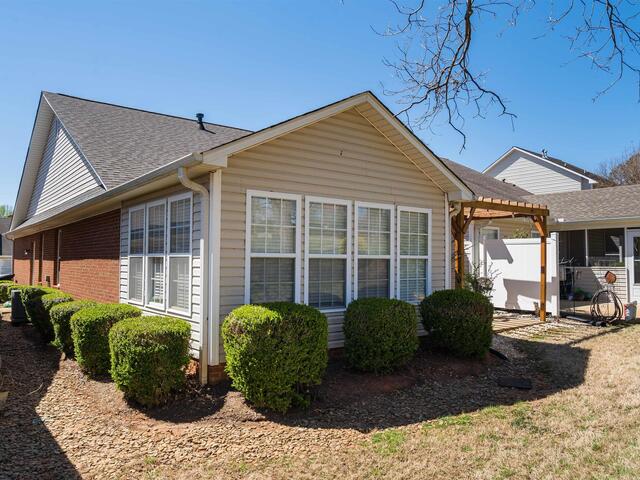 Photo of 423 Rexford Drive