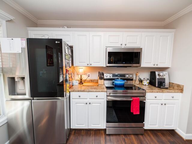 Photo of 423 Rexford Drive