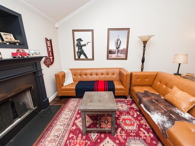 Photo of 423 Rexford Drive