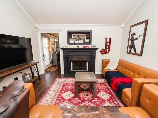 Photo of 423 Rexford Drive