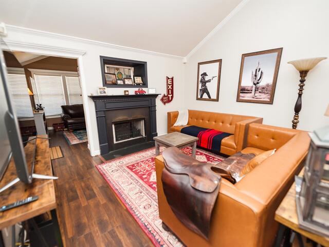 Photo of 423 Rexford Drive