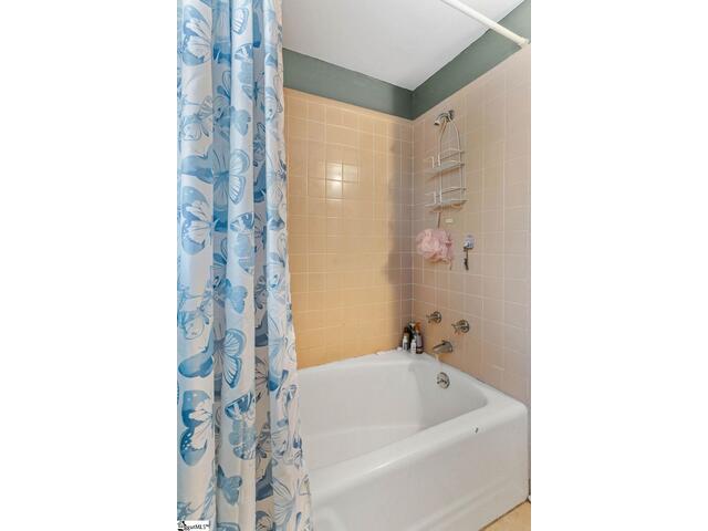 Photo of 524 Perrin Drive