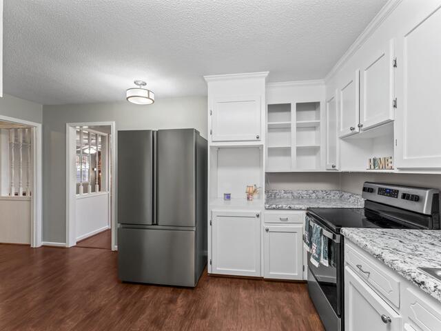 Photo of 304 Stonehaven Drive