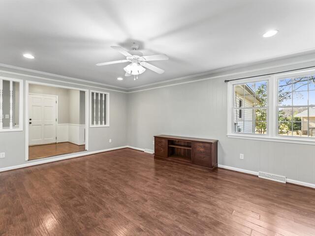 Photo of 304 Stonehaven Drive