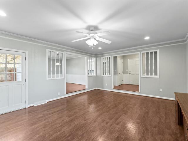 Photo of 304 Stonehaven Drive