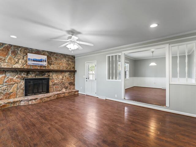 Photo of 304 Stonehaven Drive