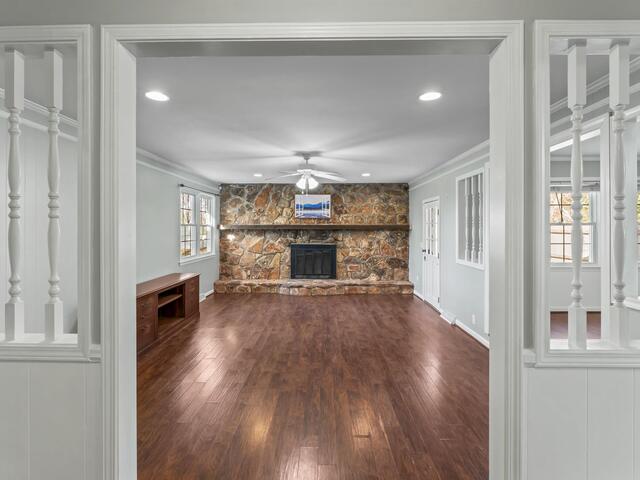 Photo of 304 Stonehaven Drive