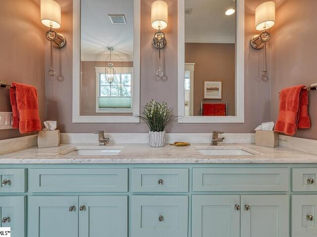 Photo of 475 N Tidewater Trail