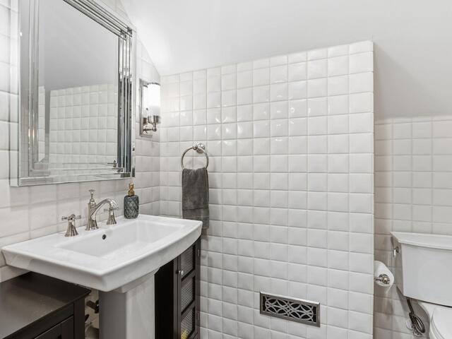Photo of 305 Chancery Lane