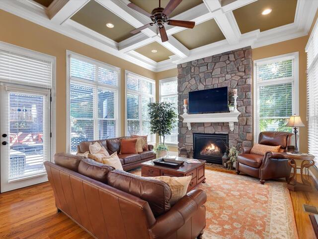 Photo of 10 Travertine Court
