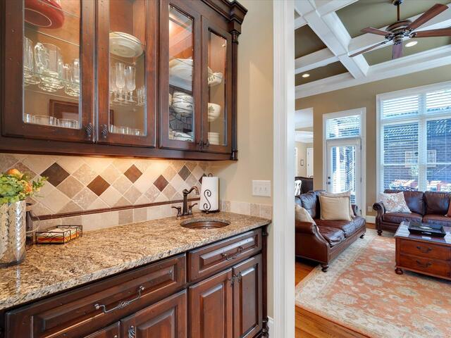 Photo of 10 Travertine Court