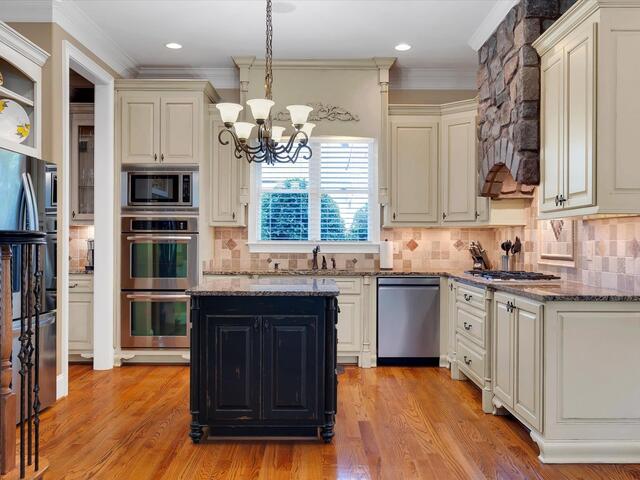 Photo of 10 Travertine Court