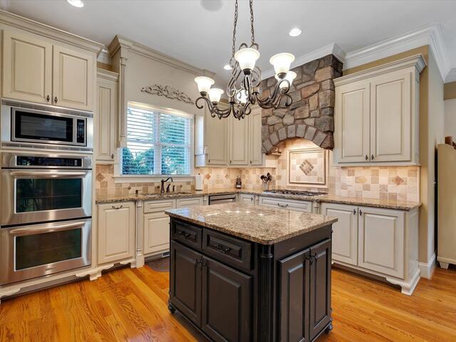 Photo of 10 Travertine Court