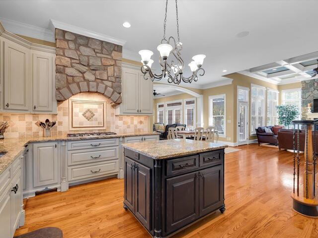 Photo of 10 Travertine Court