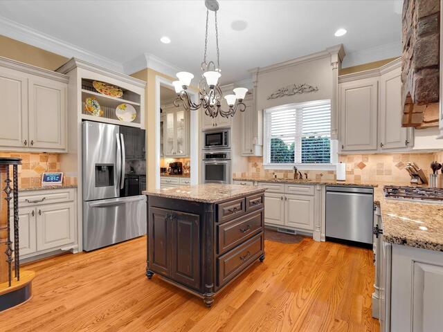 Photo of 10 Travertine Court