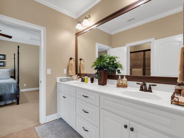 Photo of 10 Travertine Court