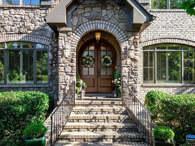 Photo of 10 Travertine Court