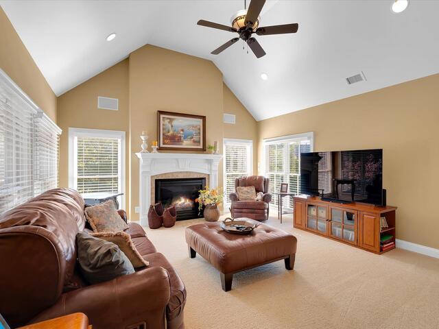 Photo of 10 Travertine Court