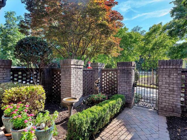 Photo of 10 Travertine Court