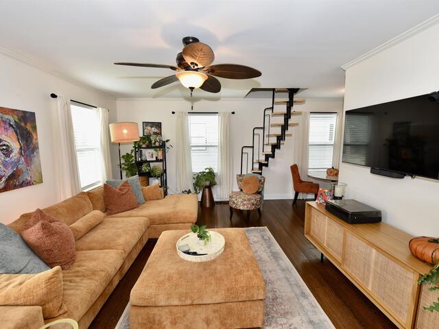 Photo of 213/215 S Calhoun Street Photo of 213/215 S Calhoun Street