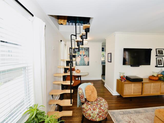 Photo of 213/215 S Calhoun Street Photo of 213/215 S Calhoun Street