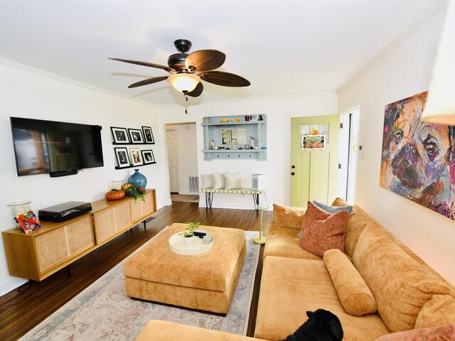 Photo of 213/215 S Calhoun Street Photo of 213/215 S Calhoun Street