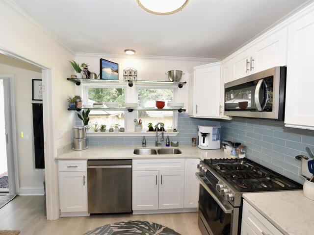 Photo of 213/215 S Calhoun Street Photo of 213/215 S Calhoun Street