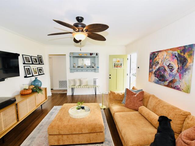 Photo of 213/215 S Calhoun Street Photo of 213/215 S Calhoun Street