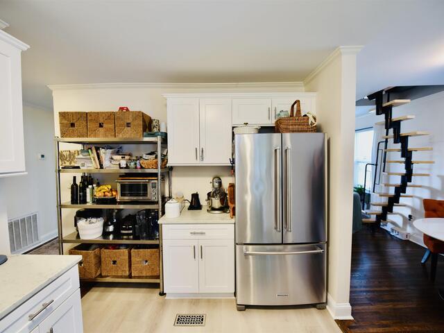 Photo of 213/215 S Calhoun Street Photo of 213/215 S Calhoun Street