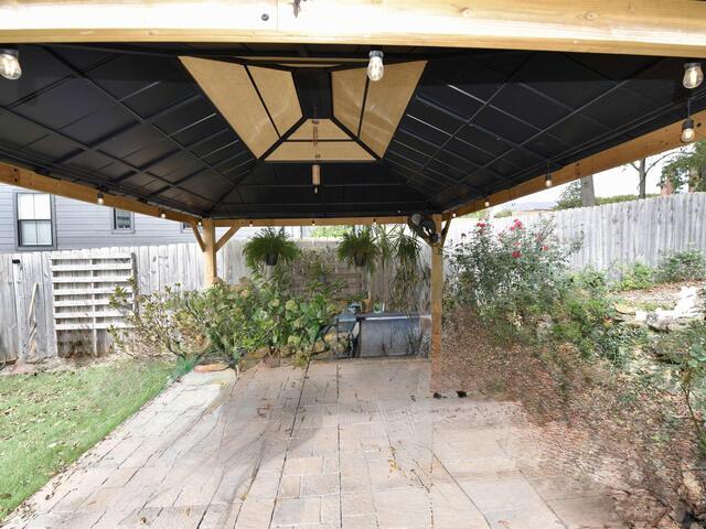 Photo of 213 S Calhoun Street