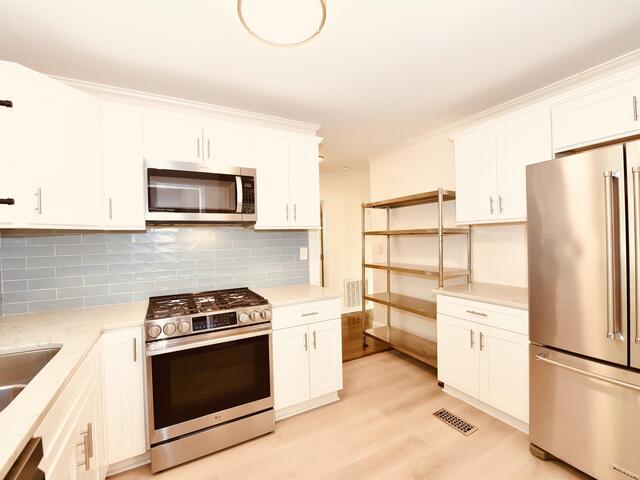 Photo of 213/215 S Calhoun Street Photo of 213/215 S Calhoun Street