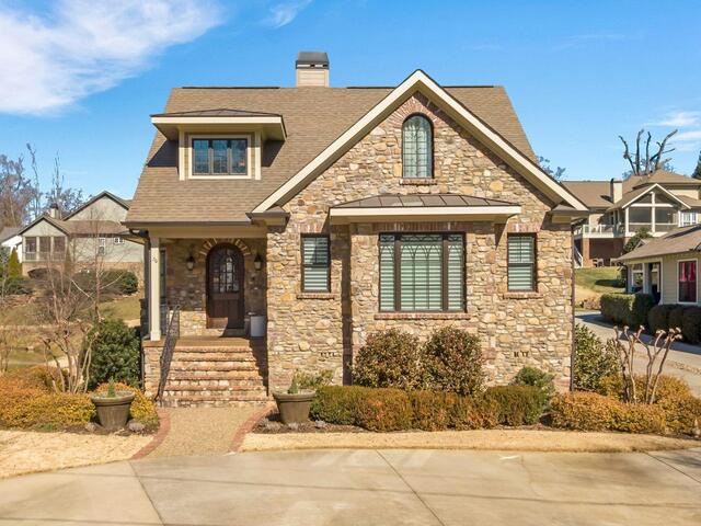 Photo of 26 Buist Avenue