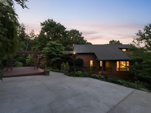Photo of 137 Laurel Falls Way