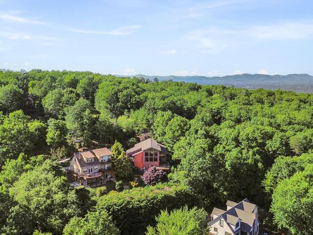 Photo of 137 Laurel Falls Way