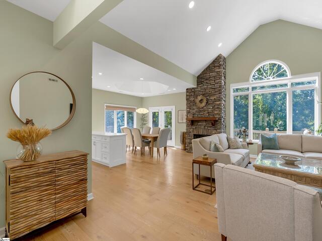 Photo of 15 Grosbeak Way