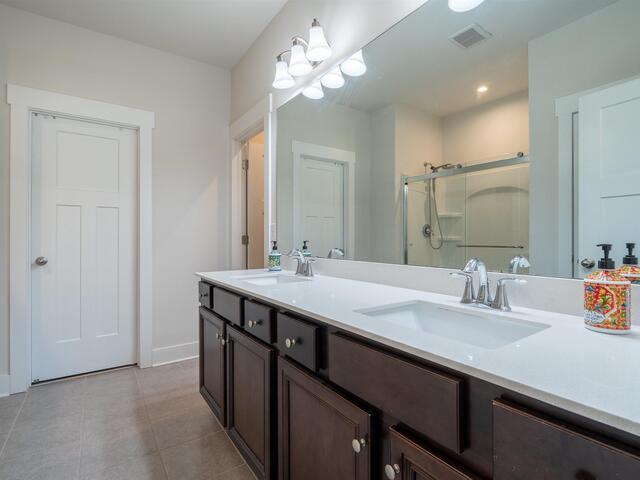 Photo of 39 LARSON Drive