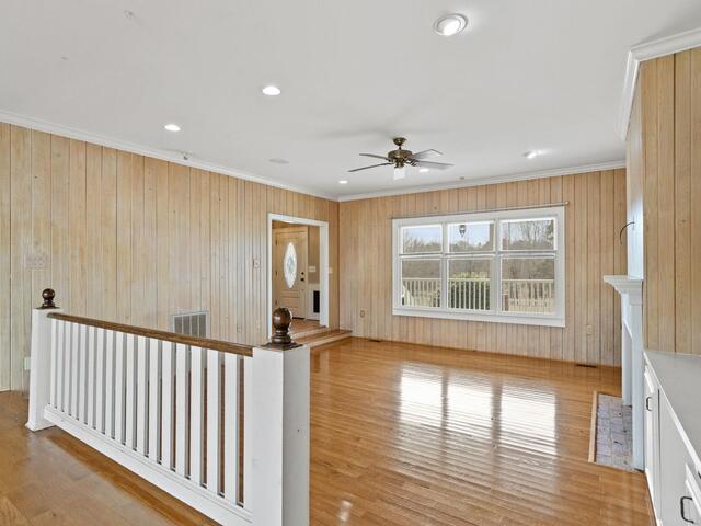 Photo of 414 Giggle Drive