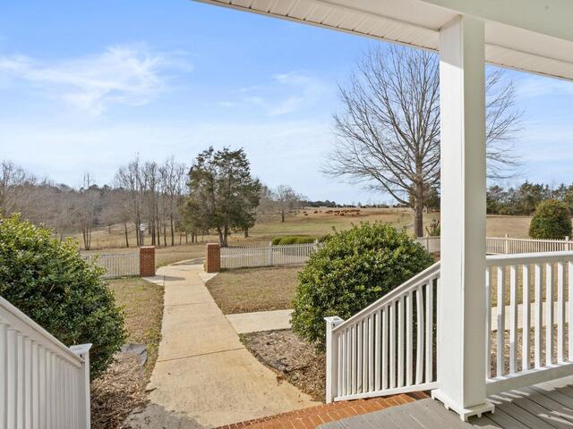 Photo of 414 Giggle Drive