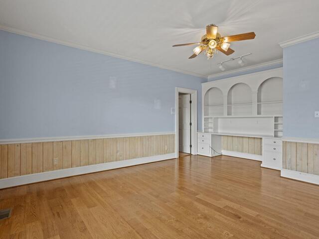 Photo of 414 Giggle Drive