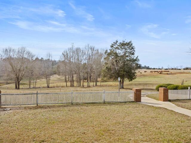 Photo of 414 Giggle Drive