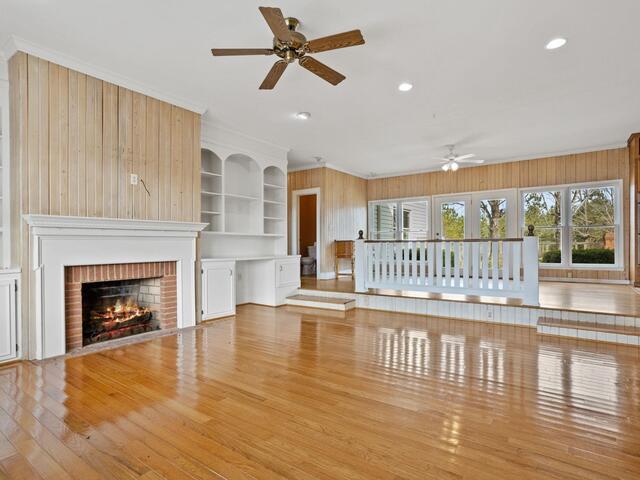 Photo of 414 Giggle Drive