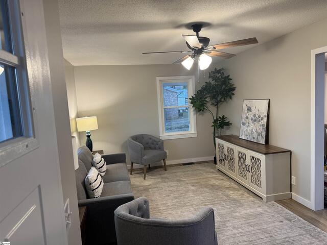 Photo of 319 E Hampton Avenue