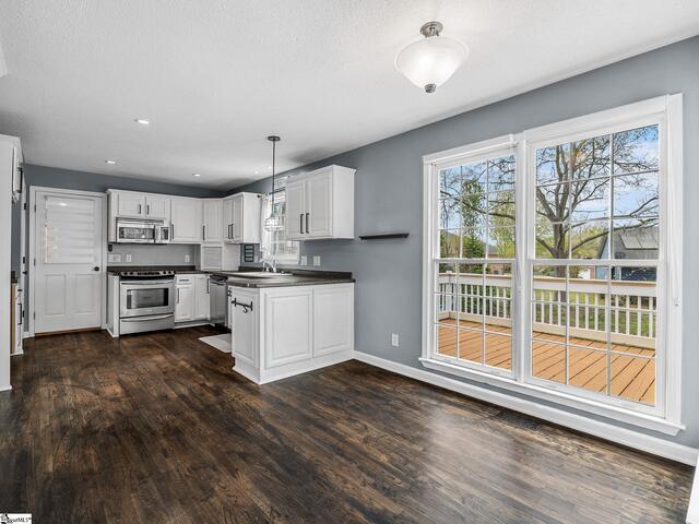 Photo of 417 Summerton Place