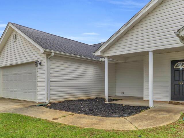 Photo of 129 Saint James Court