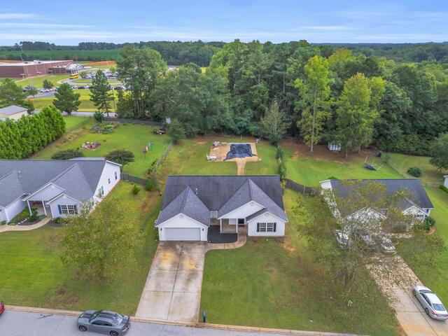 Photo of 129 Saint James Court